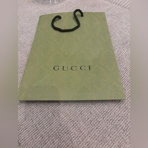 Gucci bag in great condition no rips